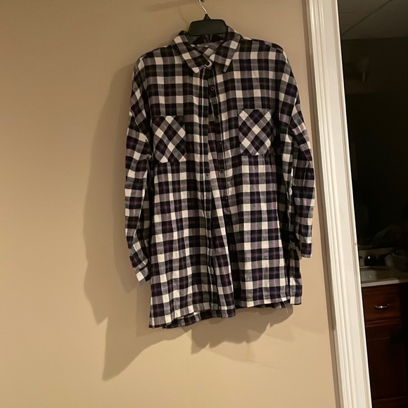 Jodifl, Flannel Top - Picture 1 of 2